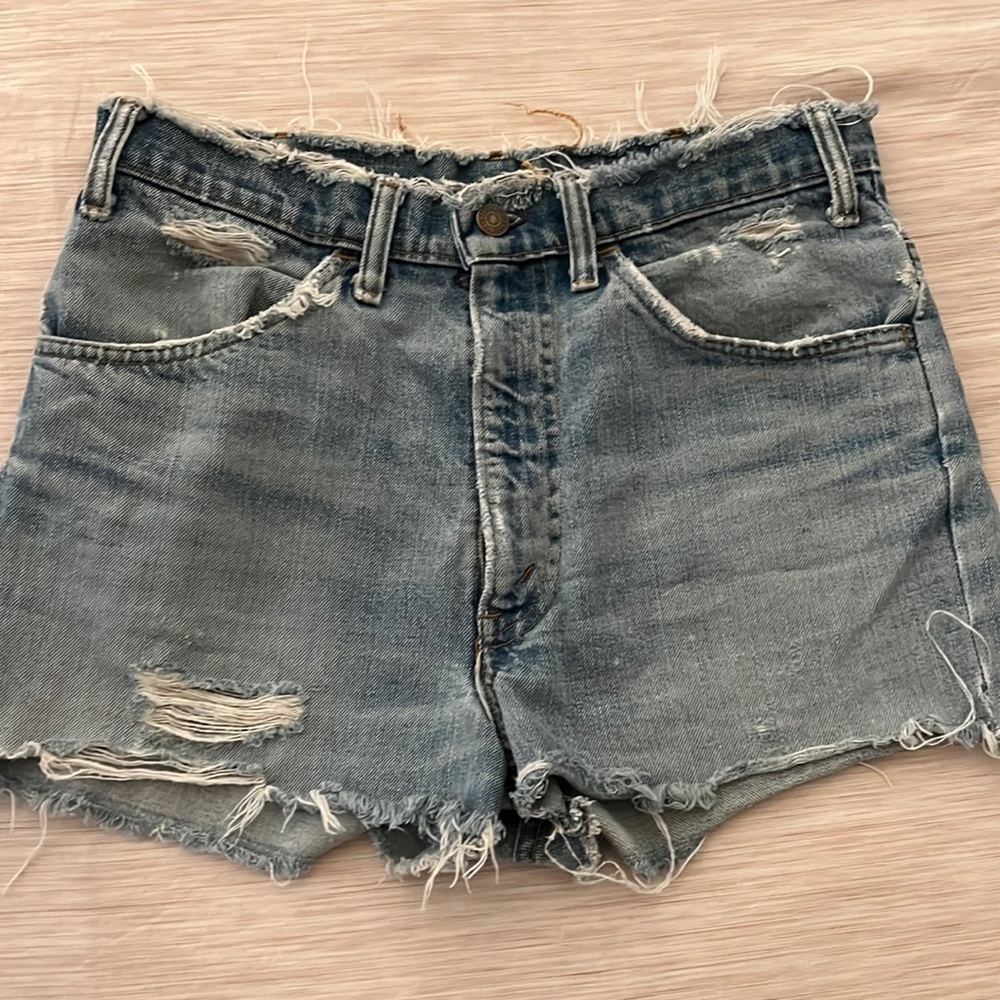 vintage distressed levi shorts